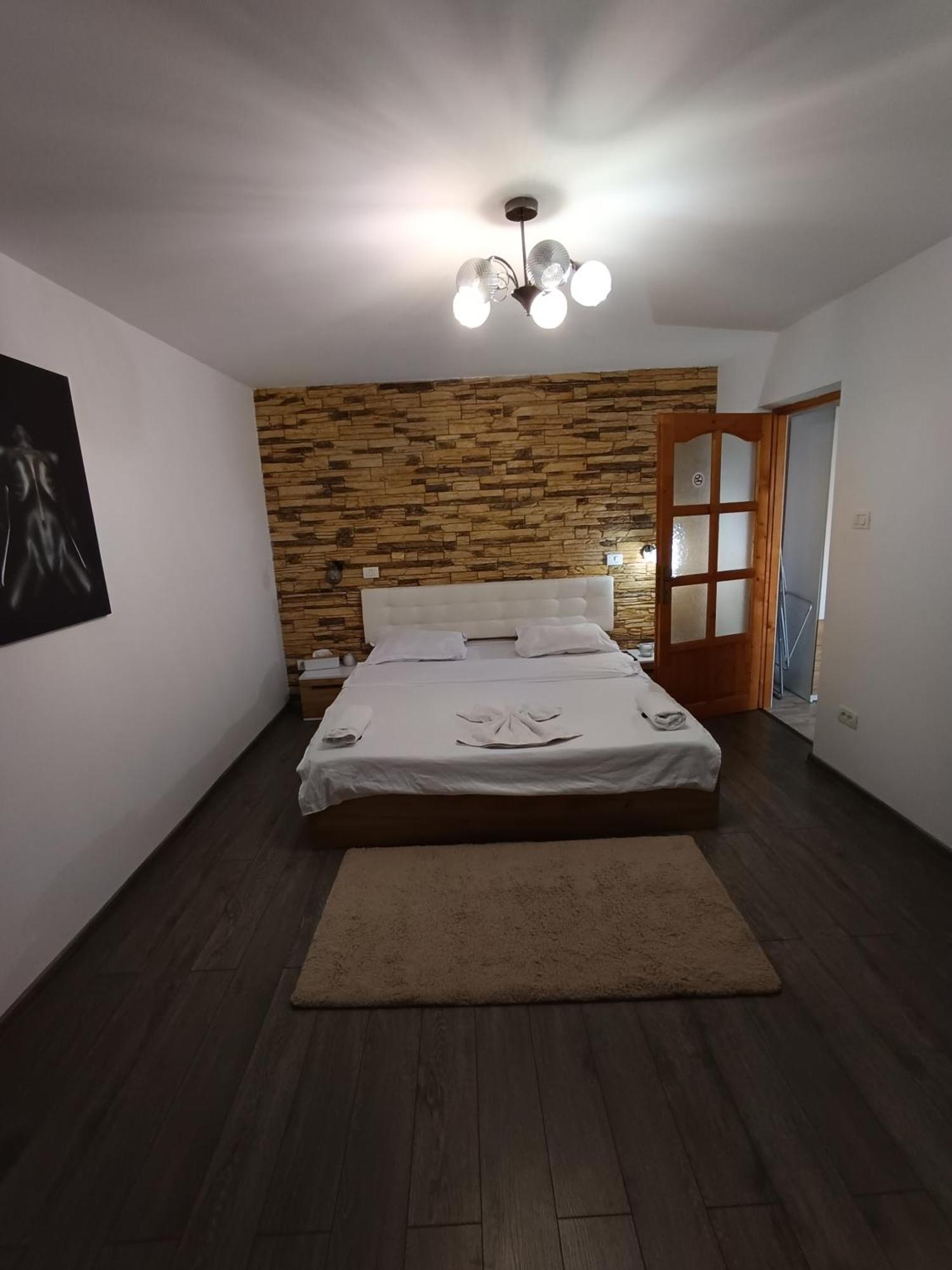 Apartment Insomnia